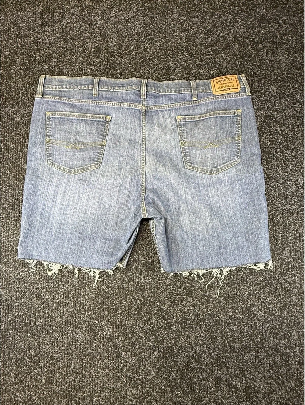 Signature by Levi Strauss & Co. Women’s Straight Mid Rise Denim Cutoff Shorts 24